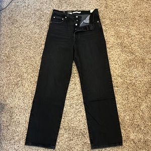 NWT Levi’s Ribcage Straight Ankle Jeans